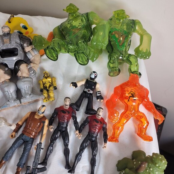 Lot of 34 Misc Action Figures Superhero monsters joker spiderman - Picture 8 of 14